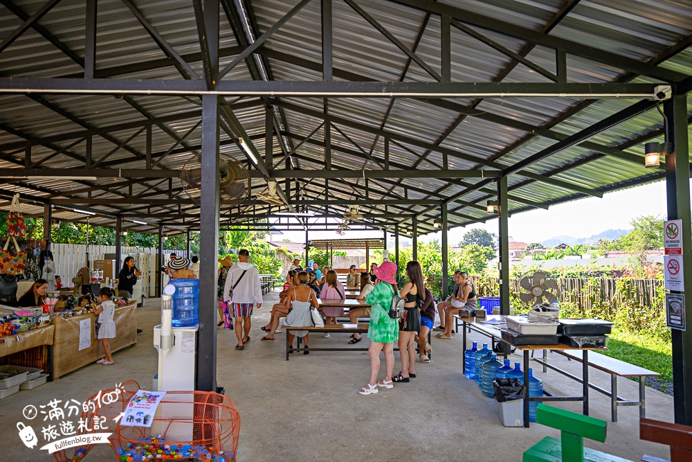 普吉島必玩【普吉島大象叢林保護區】來場與大象的溫柔相遇,幫大象洗澡戲水,餵大象吃香蕉.甘蔗和手作飯糰! 普吉島必玩【普吉島大象叢林保護區】來場與大象的溫柔相遇,幫大象洗澡戲水,餵大象吃香蕉.甘蔗和手作飯糰!