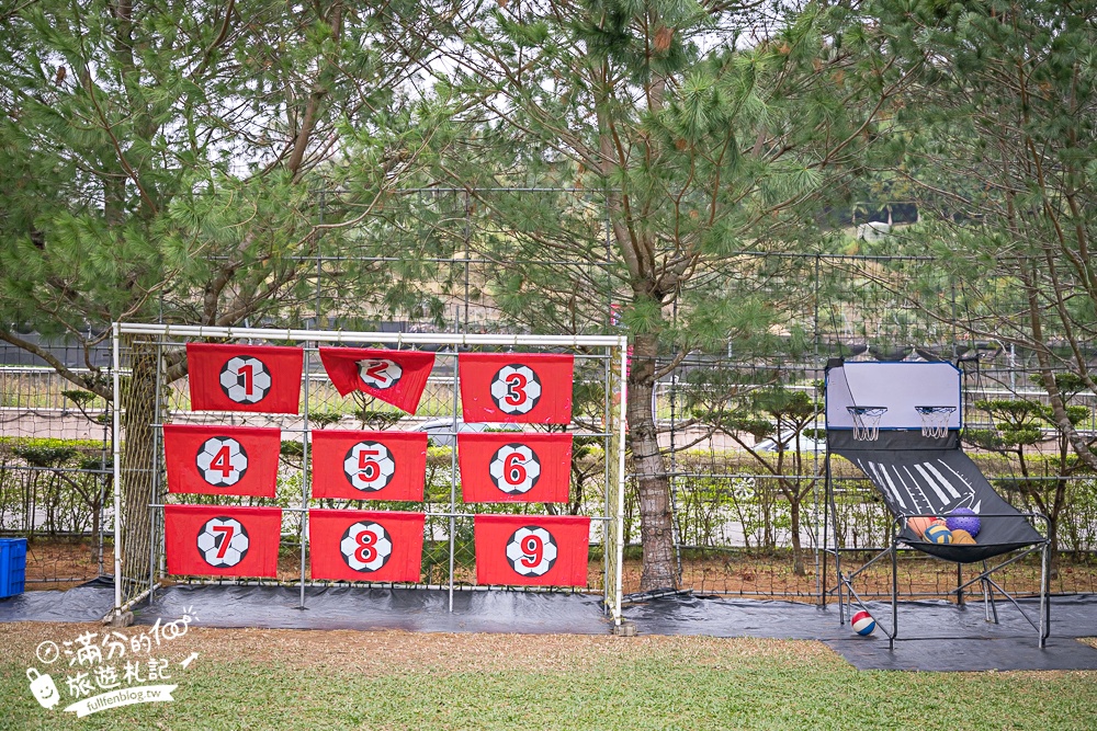 苗栗【興品園草莓農場】這不僅是高架親子草莓園.根本是兒童遊戲場,免費玩不限時,還有玻璃屋咖啡館~超狂!