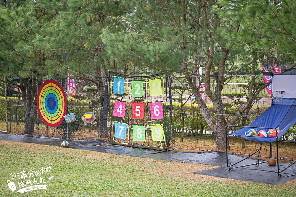 苗栗【興品園草莓農場】這不僅是高架親子草莓園.根本是兒童遊戲場,免費玩不限時,還有玻璃屋咖啡館~超狂!