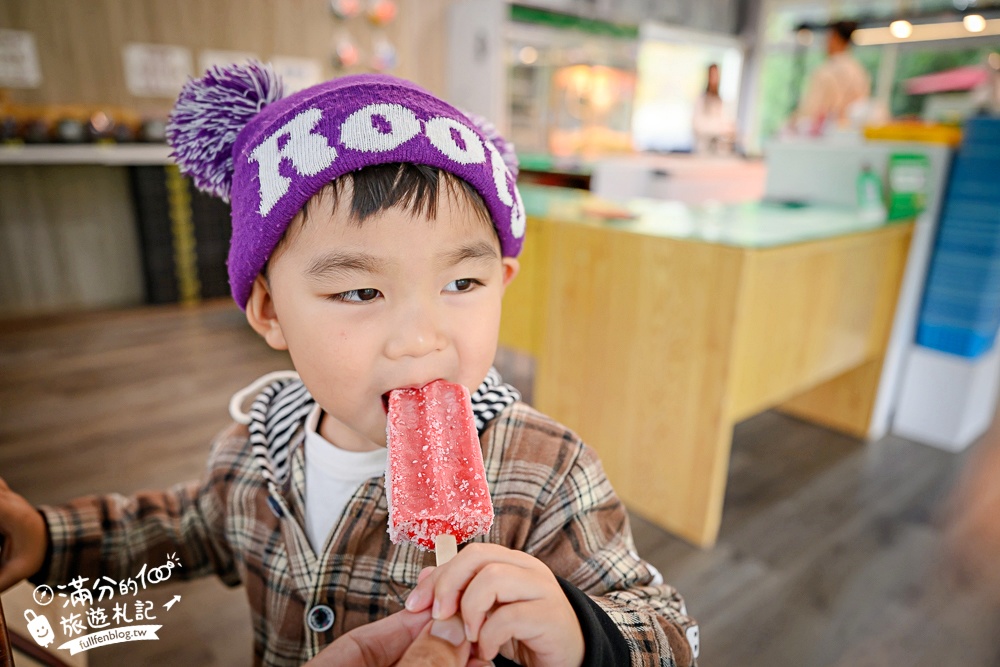 苗栗【興品園草莓農場】這不僅是高架親子草莓園.根本是兒童遊戲場,免費玩不限時,還有玻璃屋咖啡館~超狂!