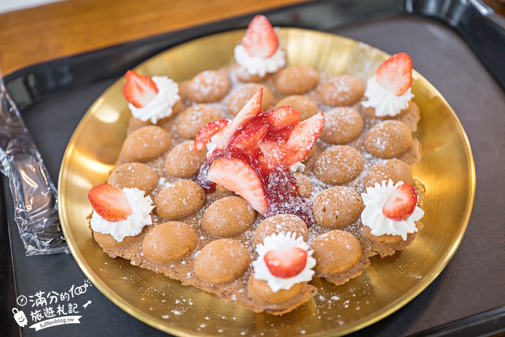 苗栗【興品園草莓農場】這不僅是高架親子草莓園.根本是兒童遊戲場,免費玩不限時,還有玻璃屋咖啡館~超狂!