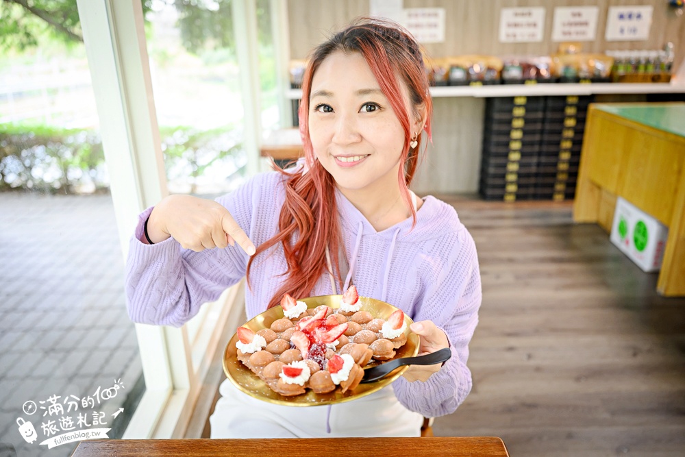 苗栗【興品園草莓農場】這不僅是高架親子草莓園.根本是兒童遊戲場,免費玩不限時,還有玻璃屋咖啡館~超狂!