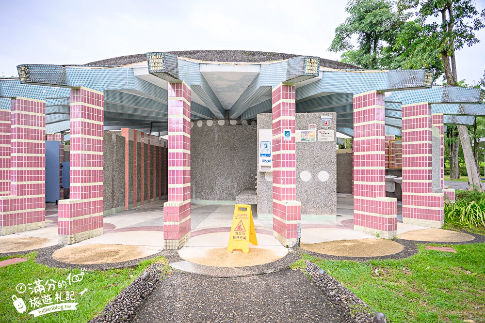 宜蘭【薛長興風雨樂活館】羅東親子公園推薦.雨天晴天都能玩.城堡溜滑梯.沙坑.彈跳床好放電!