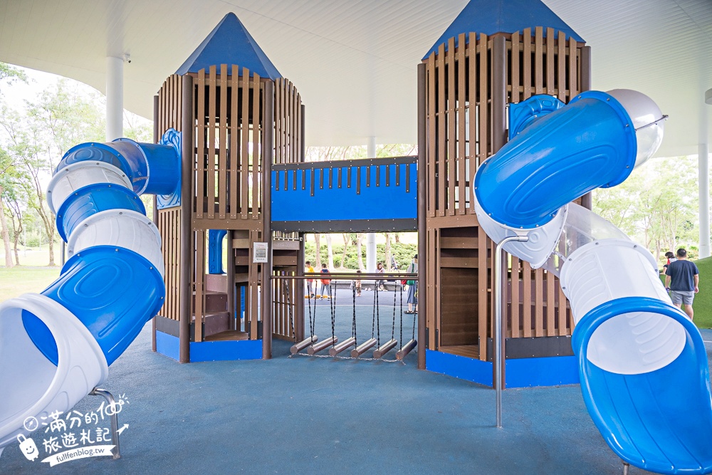 宜蘭【薛長興風雨樂活館】羅東親子公園推薦.雨天晴天都能玩.城堡溜滑梯.沙坑.彈跳床好放電!