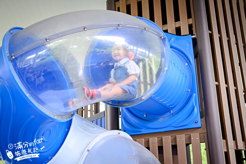 宜蘭【薛長興風雨樂活館】羅東親子公園推薦.雨天晴天都能玩.城堡溜滑梯.沙坑.彈跳床好放電!