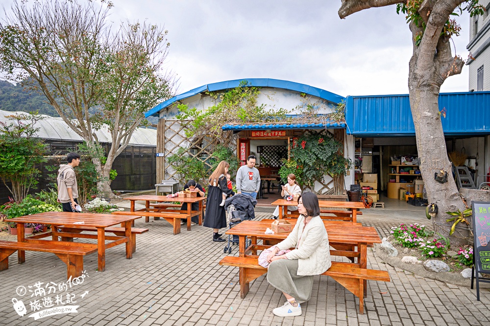 苗栗【灣潭玫瑰草莓園】大湖親子草莓園推薦,苗栗最大規模溫室高架草莓園.還能玩草莓醬手作DIY!