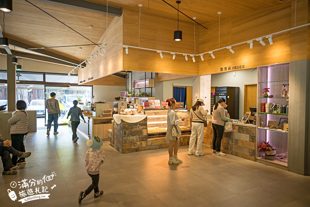 南投新景點【春秋山林】國姓山林後花園,泡足湯.吃美食.漫步日式松林庭院好愜意!