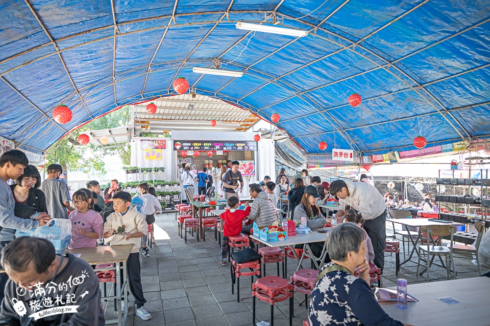【草莓世界】台中免門票親子草莓園.超大高架草莓&地植草莓,還能玩拍草莓公仔吃草莓料理! 【草莓世界】台中免門票親子草莓園.超大高架草莓&地植草莓,還能玩拍草莓公仔吃草莓料理!