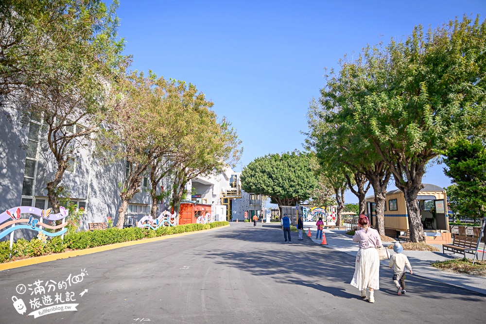 台中新景點【清水休閒觀光園區】免門票黃金稻穗展示館,彩虹列車.互動遊戲趣味十足! 台中新景點【清水休閒觀光園區】免門票黃金稻穗展示館,彩虹列車.互動遊戲趣味十足!