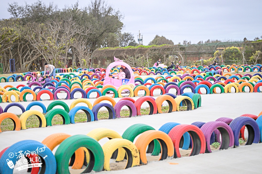 苗栗新景點【百變影城文創園區】太陽城文創園區後龍最新地標,懷舊主題拍攝基地,卡哇伊太陽海賊船超吸睛! 苗栗新景點【百變影城文創園區】太陽城文創園區後龍最新地標,懷舊主題拍攝基地,卡哇伊太陽海賊船超吸睛!