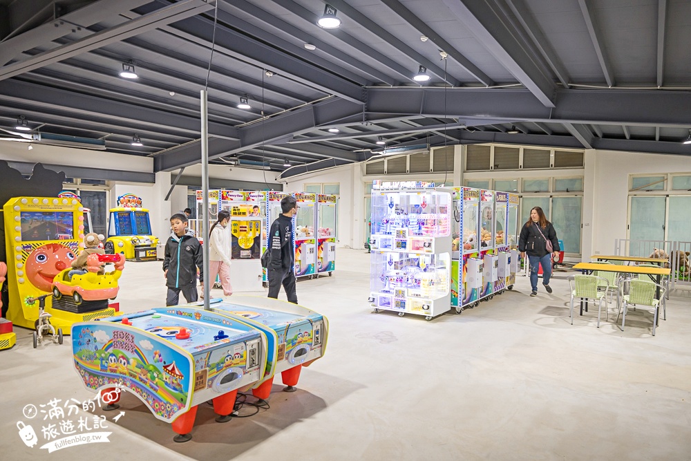 苗栗新景點【百變影城文創園區】太陽城文創園區後龍最新地標,懷舊主題拍攝基地,卡哇伊太陽海賊船超吸睛! 苗栗新景點【百變影城文創園區】太陽城文創園區後龍最新地標,懷舊主題拍攝基地,卡哇伊太陽海賊船超吸睛!