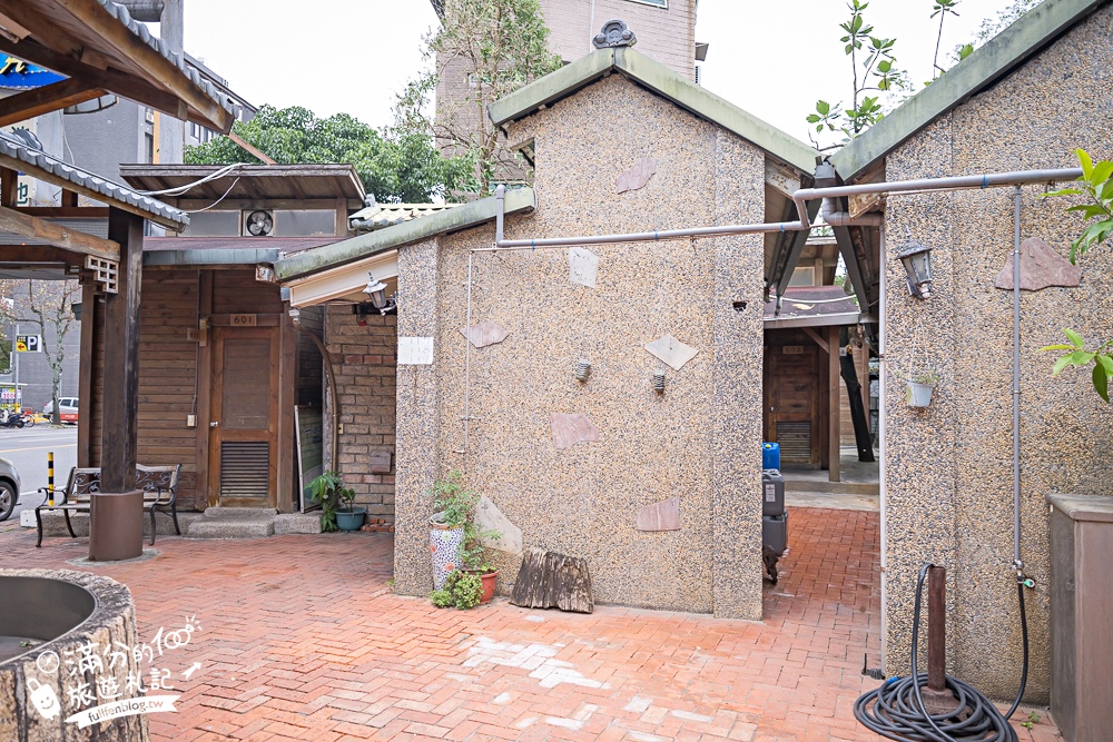 宜蘭泡湯【一口井溫泉】礁溪平價雙人溫泉湯屋250元.真實體驗心得.100%的原湯溫泉,湯泉真的很滑溜! 宜蘭泡湯【一口井溫泉】礁溪平價雙人溫泉湯屋250元.真實體驗心得.100%的原湯溫泉,湯泉真的很滑溜!