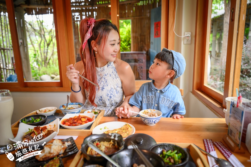 台中【田寮農莊】台中落羽松庭院餐廳,純樸鄉村風~療癒的水上蓮花池步道!