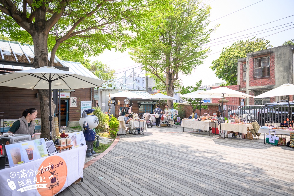 彰化景點【戶羽機關車園區】免門票彰化親子景點,搭小火車.逛市集.玩拍九又四分之三月台,順遊扇形車庫好有趣!