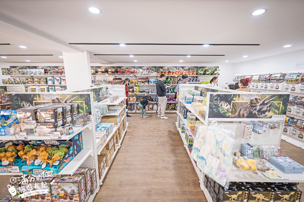 【恐龍大復活關渡探險樂園】1500坪的沉浸式恐龍世界,TOP4必玩恐龍互動體驗＆門票玩樂攻略!