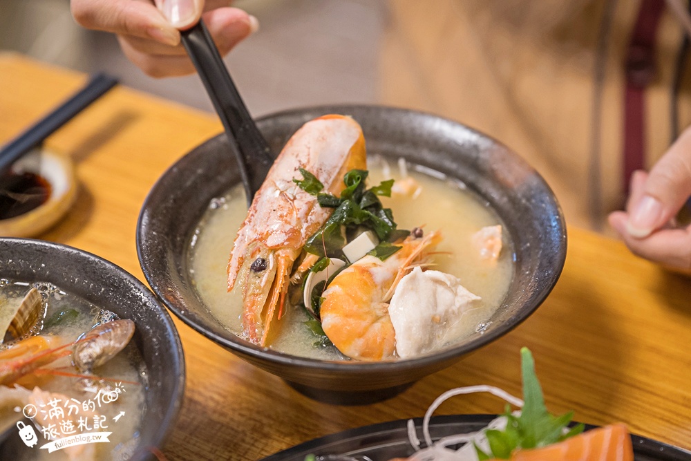 【五漁村丼飯屋】內湖超低調的豪華生魚片丼飯,可免費加飯.加鮮魚味噌湯,真的超加分! 【五漁村丼飯屋】內湖超低調的豪華生魚片丼飯,可免費加飯.加鮮魚味噌湯,真的超加分!