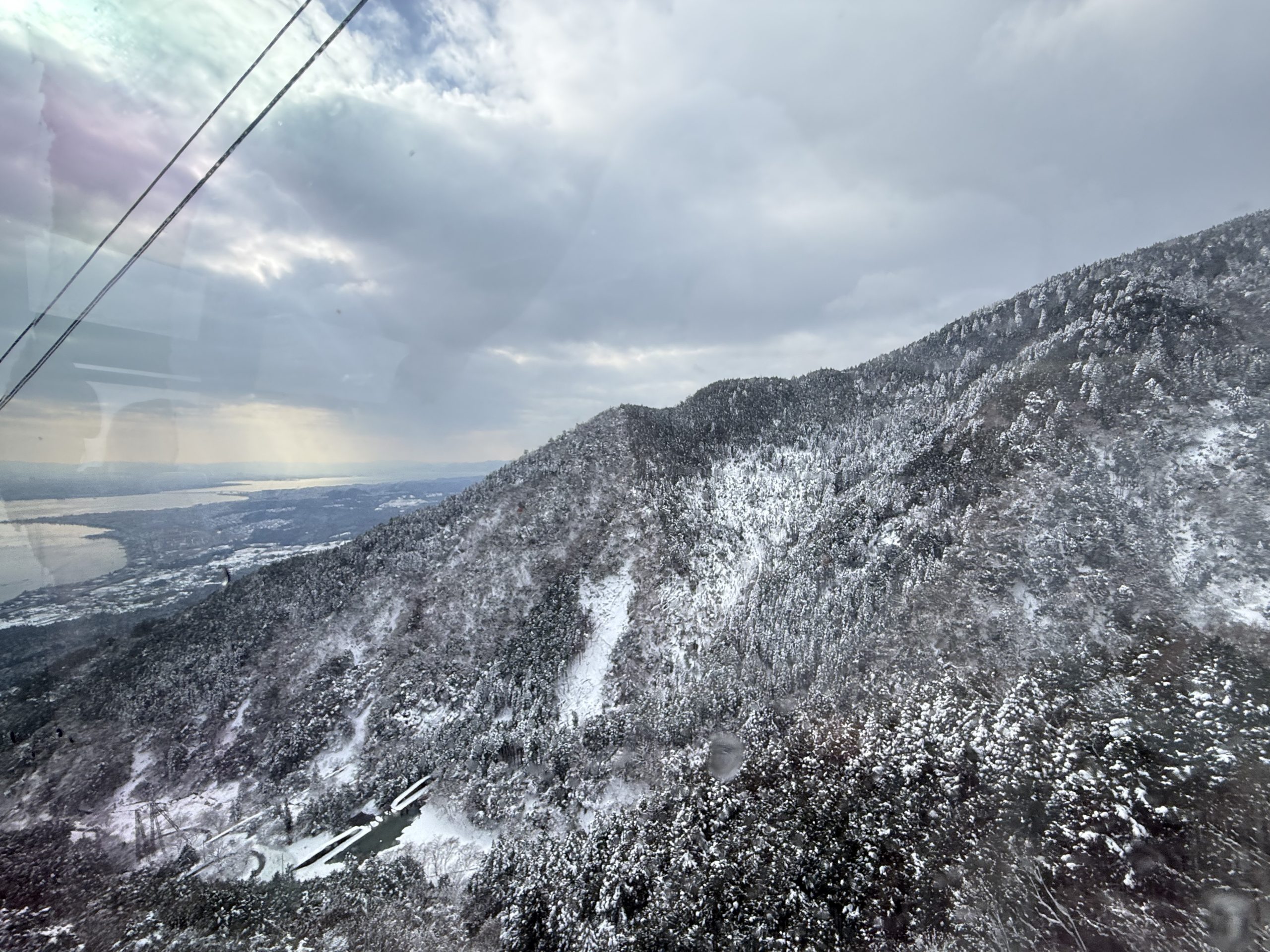 大阪親子玩雪推薦【琵琶湖山谷滑雪&雪上樂園一日遊】搭纜車賞雪&登琵琶湖觀景台~精彩玩雪行程!