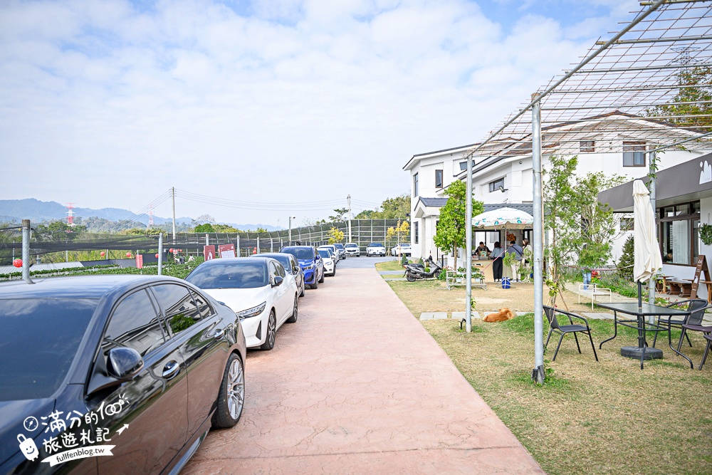 【赤坡高架草莓園】苗栗親子高架草莓園推薦,採草莓.吃甜點.下午茶~文青風質感草莓咖啡館!