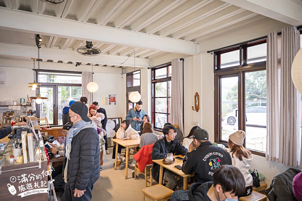 【赤坡高架草莓園】苗栗親子高架草莓園推薦,採草莓.吃甜點.下午茶~文青風質感草莓咖啡館!