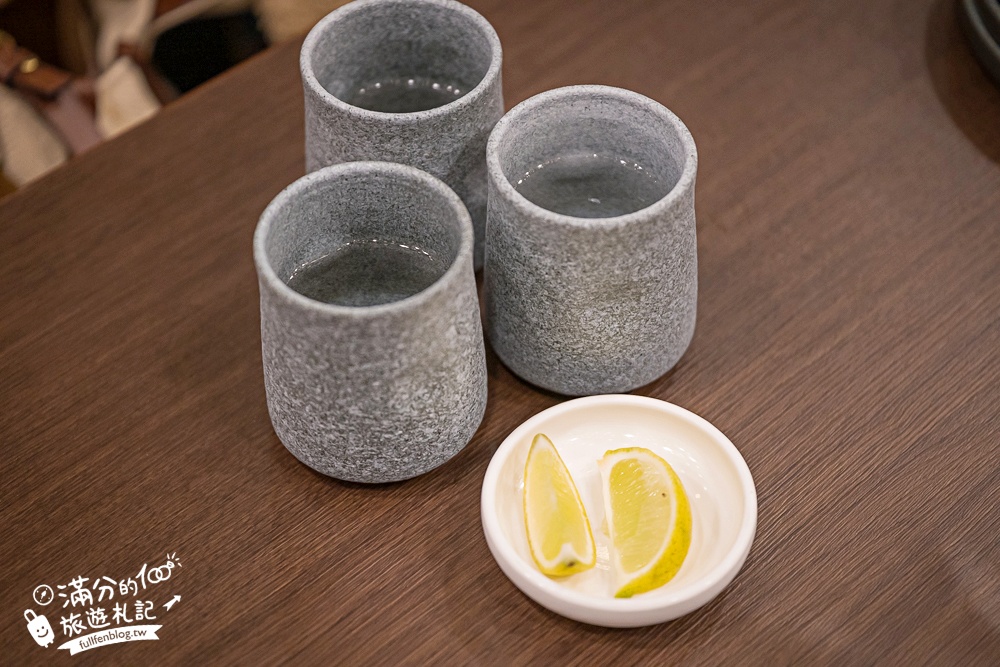 【泰鼎THA DING. 創意泰式料理】林口昕境廣場美食推薦.必吃金錢蝦餅.泰式酸辣生蝦&超鮮砲管! 【泰鼎THA DING. 創意泰式料理】林口昕境廣場美食推薦.必吃金錢蝦餅.泰式酸辣生蝦&超鮮砲管!