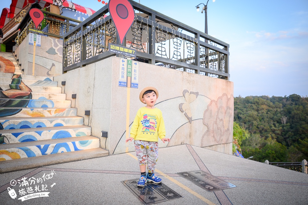南投景點【松柏嶺受天宮】海拔400公尺的廟宇宮殿，同時看彰化南投,全新龜蛇立體彩繪地景好震撼~180度超廣角觀景視野!
