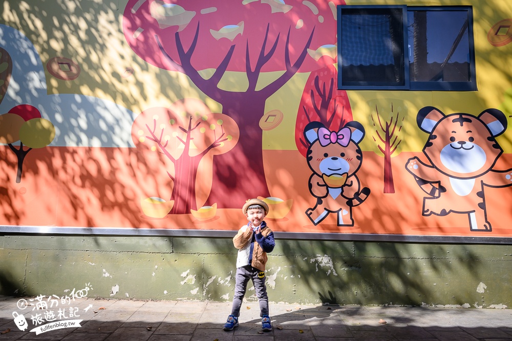 台中【義虎堂虎爺廟】孩子的守護神,求福求財求平安,還能賞櫻花.走生態池餵魚,看高鐵奔馳!