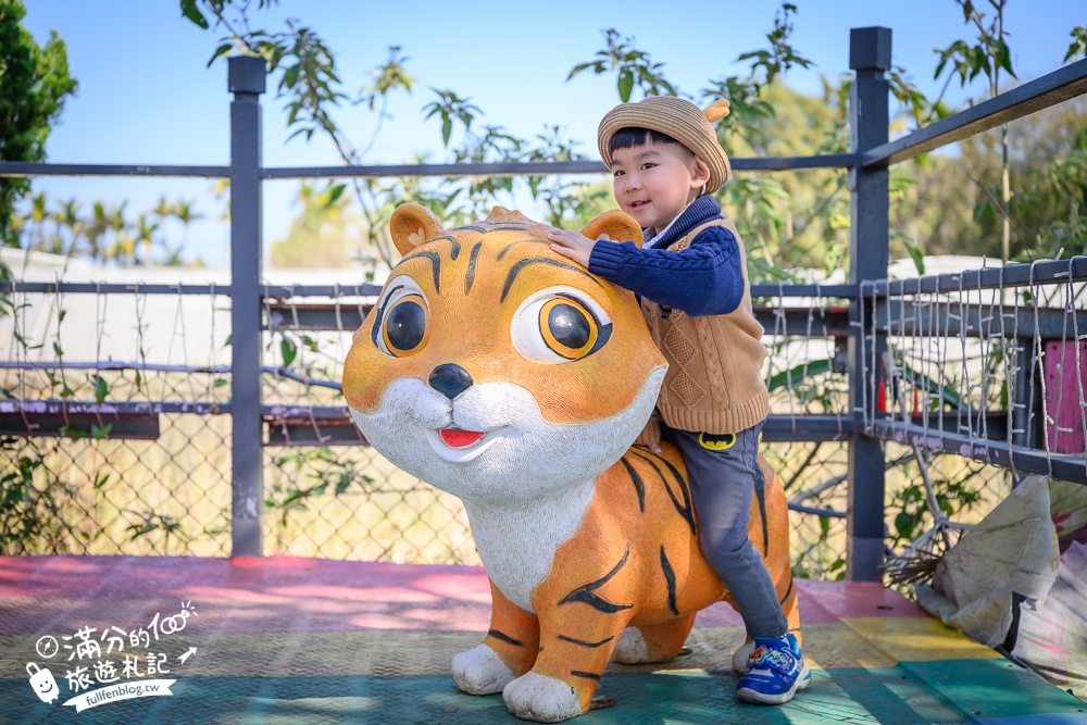 台中【義虎堂虎爺廟】孩子的守護神,求福求財求平安,還能賞櫻花.走生態池餵魚,看高鐵奔馳!