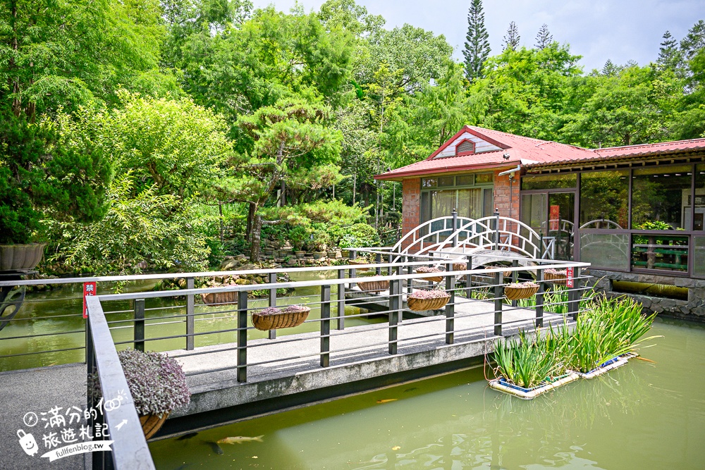 【土角厝水上庭園餐廳】南投埔里復古客家料理.水上旋轉餐廳超特別.還能漫步小橋和觀賞生態池! 【土角厝水上庭園餐廳】南投埔里復古客家料理.水上旋轉餐廳超特別.還能漫步小橋和觀賞生態池!