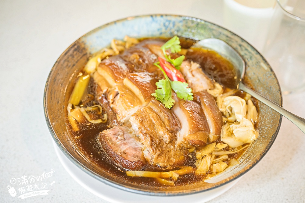 【土角厝水上庭園餐廳】南投埔里復古客家料理.水上旋轉餐廳超特別.還能漫步小橋和觀賞生態池! 【土角厝水上庭園餐廳】南投埔里復古客家料理.水上旋轉餐廳超特別.還能漫步小橋和觀賞生態池!