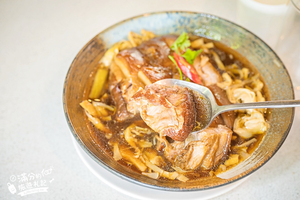 【土角厝水上庭園餐廳】南投埔里復古客家料理.水上旋轉餐廳超特別.還能漫步小橋和觀賞生態池! 【土角厝水上庭園餐廳】南投埔里復古客家料理.水上旋轉餐廳超特別.還能漫步小橋和觀賞生態池!