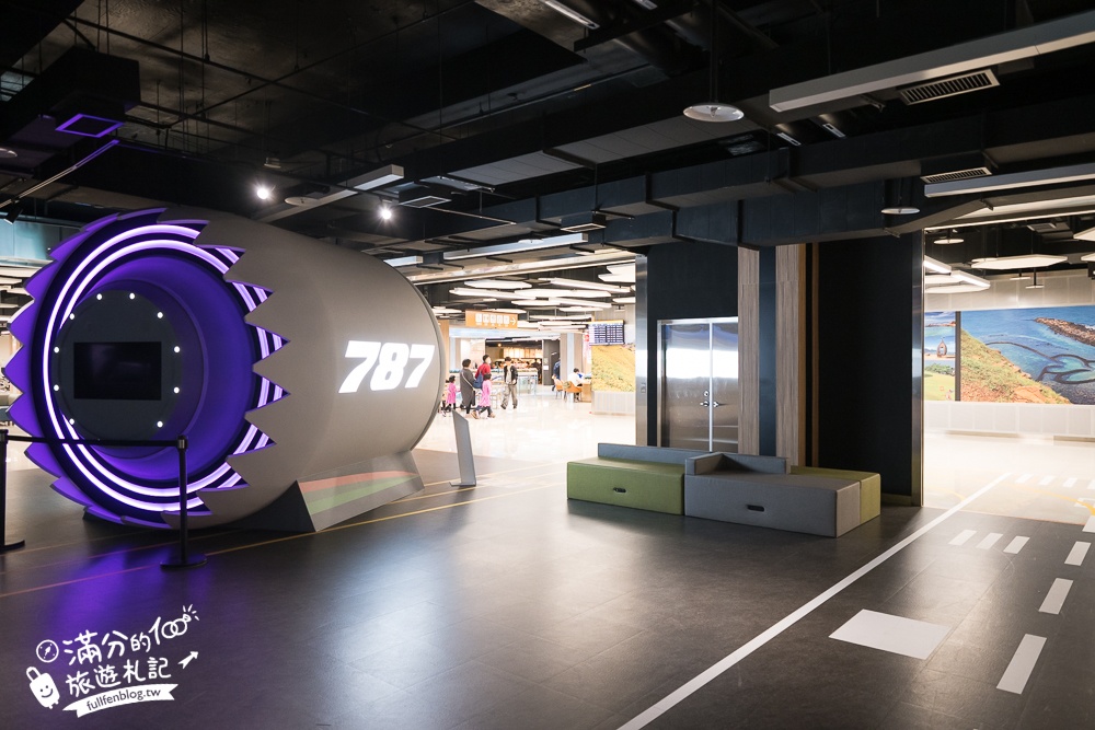 台北景點【首都飛行教育中心】免費參觀.沉浸式駕駛飛機體驗.親子同行.來當最萌小機長!