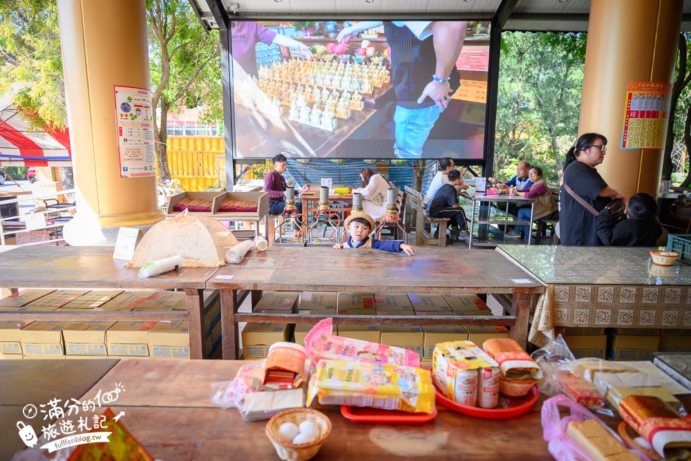 台中【義虎堂虎爺廟】孩子的守護神,求福求財求平安,還能賞櫻花.走生態池餵魚,看高鐵奔馳!