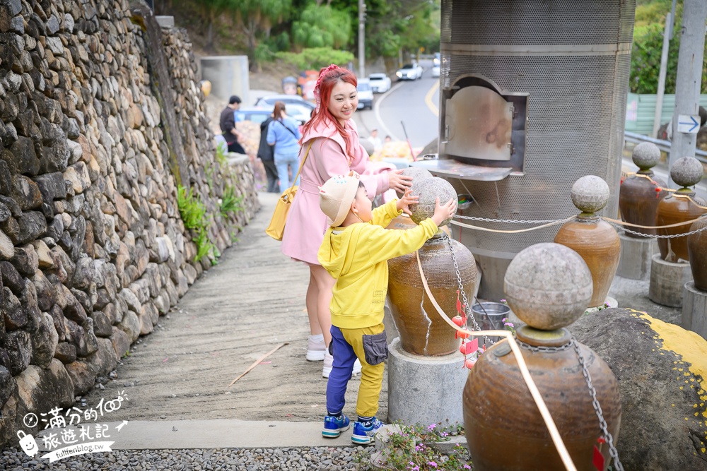 南投國姓【元寶土地公廟】摸金元寶.轉好運石.抱發財磚.年節走春必訪~巨人的金元寶這裡搬,順遊景點攻略!