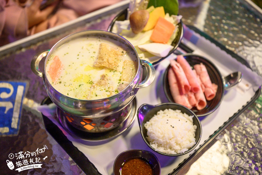 雲林古坑景點【華南天空之夜養生泡腳咖啡】250元泡腳看夜景送飲料,最新浪漫愛情橋,彎月相框拱門超好拍!