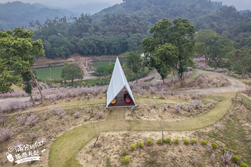 雲林新景點【有風的地方森林療癒咖啡】麝香木粉紅階梯超夢幻.賞花海.登大峽谷巨石,自然景觀好震撼! 雲林新景點【有風的地方森林療癒咖啡】麝香木粉紅階梯超夢幻.賞花海.登大峽谷巨石,自然景觀好震撼!