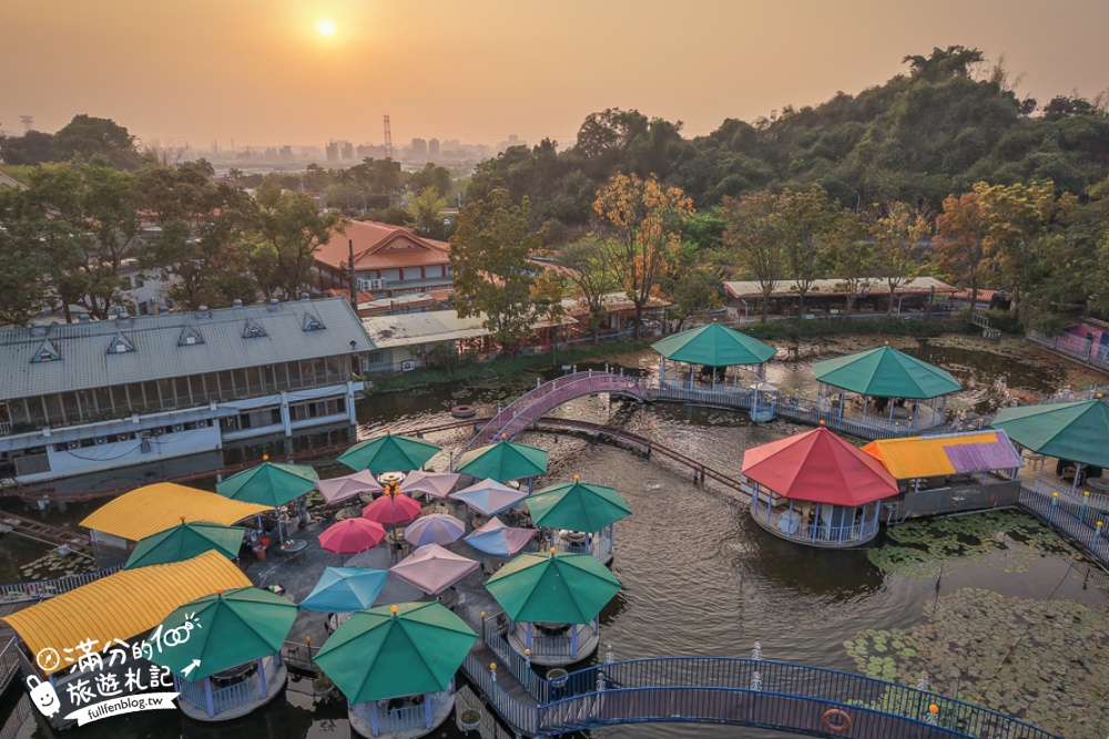 高雄【翠湖水上餐廳】超療癒湖畔熱炒土雞城,水上小火車送餐超吸睛,景色優美偽出國渡假氛圍!