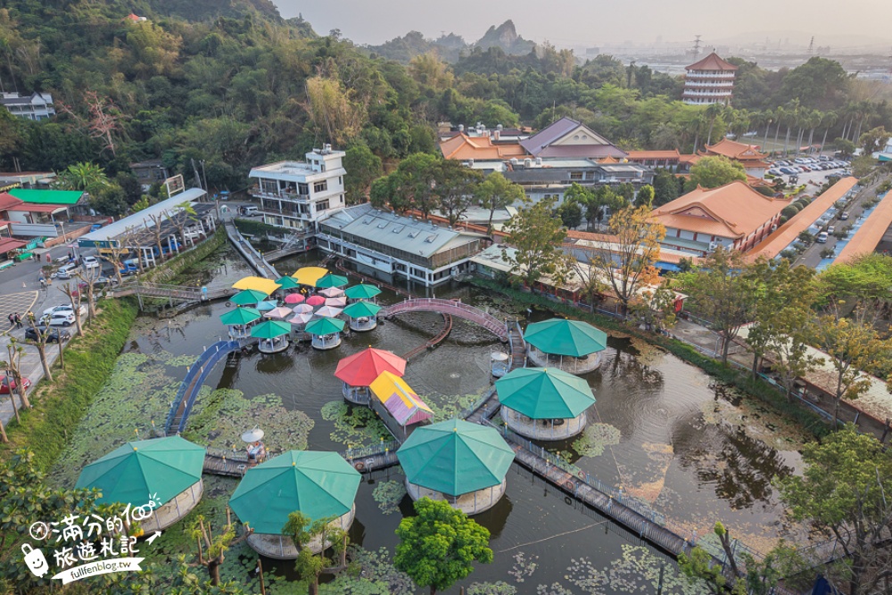 高雄【翠湖水上餐廳】超療癒湖畔熱炒土雞城,水上小火車送餐超吸睛,景色優美偽出國渡假氛圍!