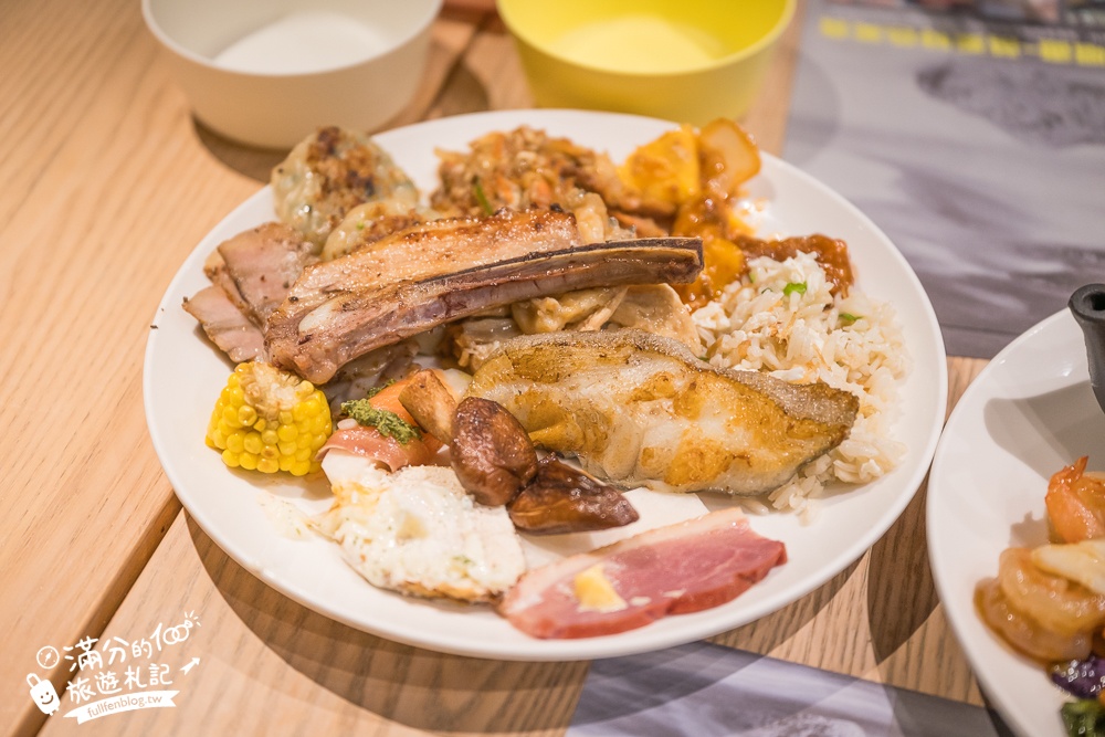 苗栗【泰安觀止溫泉會館】一泊二食溫泉客房開箱.可住宿可泡湯.被森林包圍的清水模溫泉城堡!