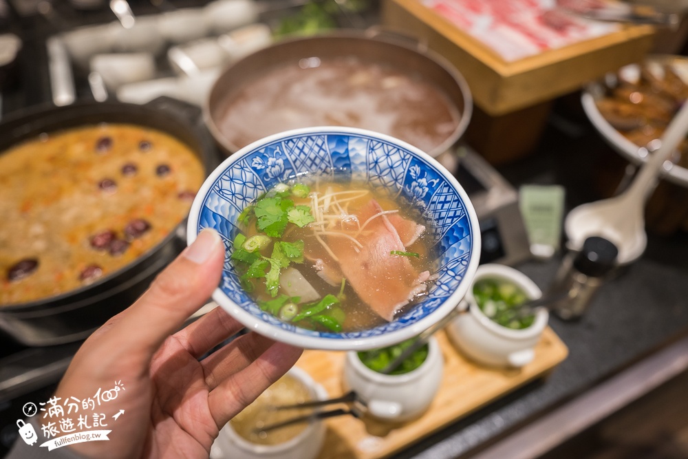 苗栗【泰安觀止溫泉會館】一泊二食溫泉客房開箱.可住宿可泡湯.被森林包圍的清水模溫泉城堡!