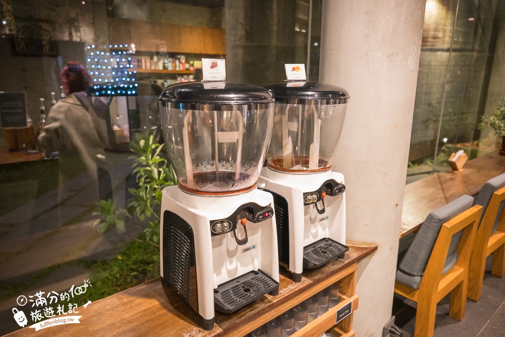 苗栗【泰安觀止溫泉會館】一泊二食溫泉客房開箱.可住宿可泡湯.被森林包圍的清水模溫泉城堡!