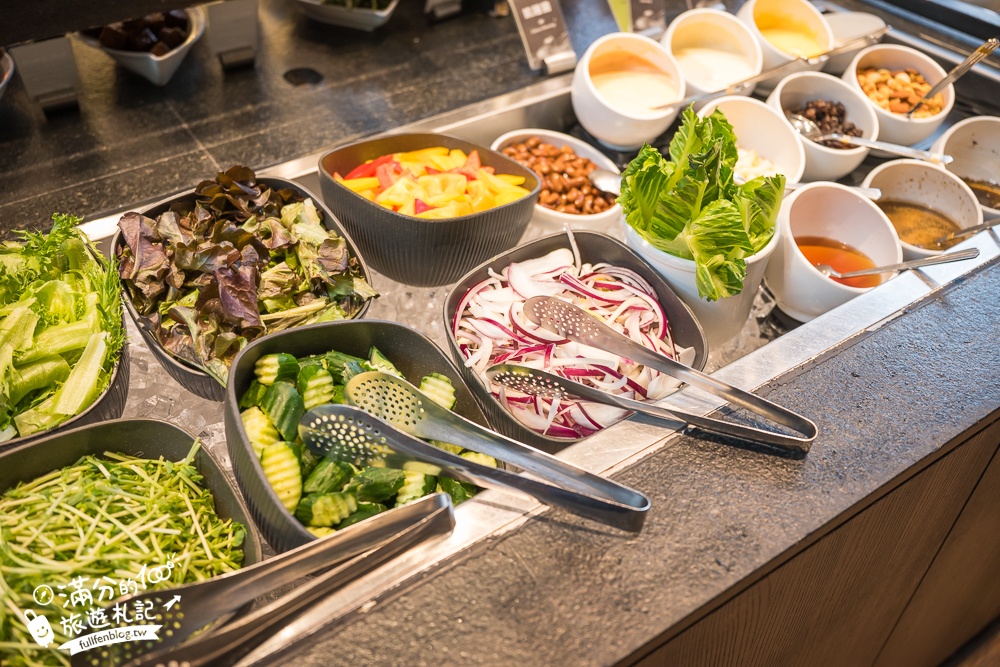 苗栗【泰安觀止溫泉會館】一泊二食溫泉客房開箱.可住宿可泡湯.被森林包圍的清水模溫泉城堡!