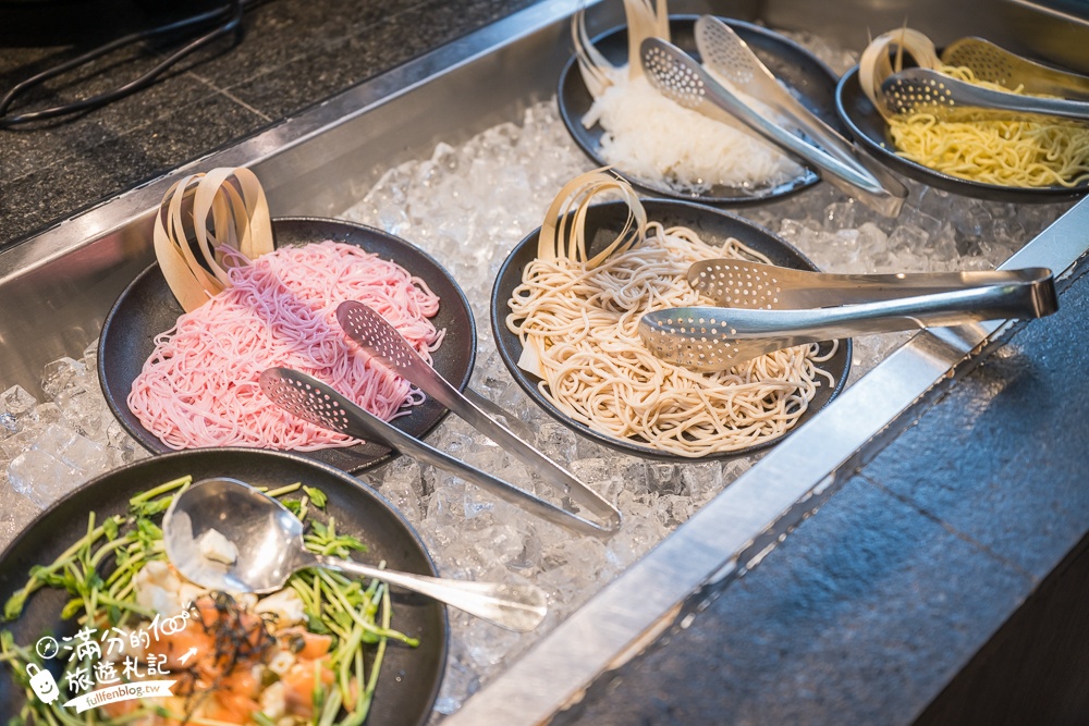 苗栗【泰安觀止溫泉會館】一泊二食溫泉客房開箱.可住宿可泡湯.被森林包圍的清水模溫泉城堡!