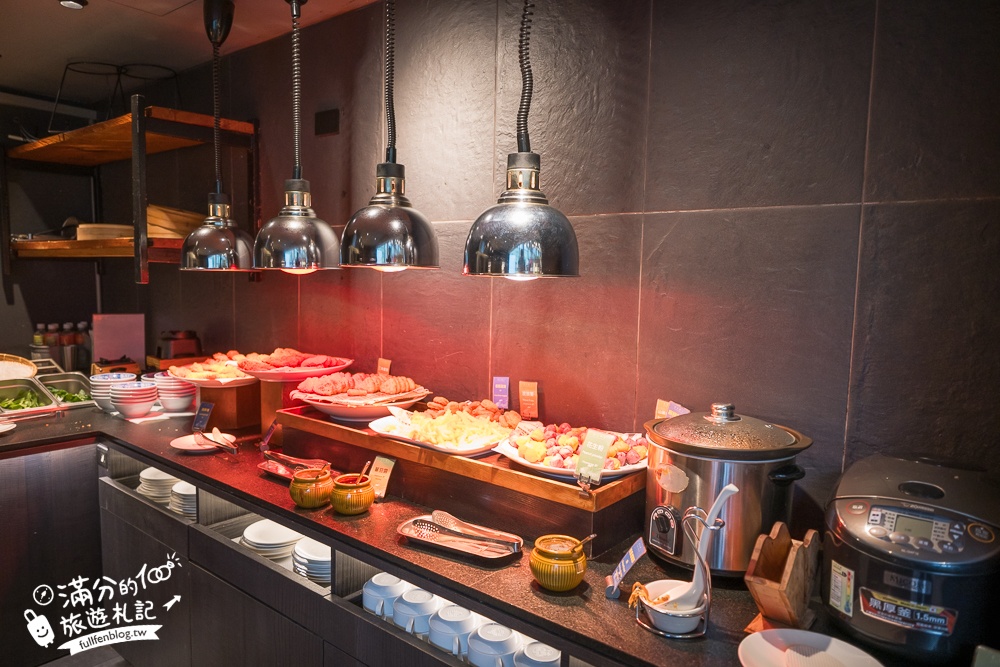 苗栗【泰安觀止溫泉會館】一泊二食溫泉客房開箱.可住宿可泡湯.被森林包圍的清水模溫泉城堡!