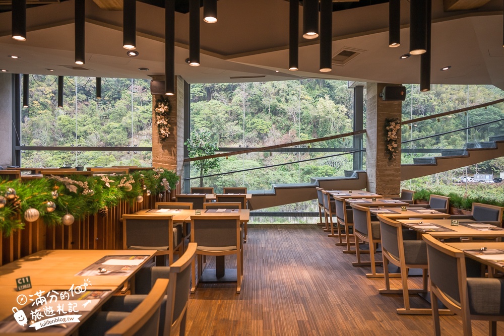 苗栗【泰安觀止溫泉會館】一泊二食溫泉客房開箱.可住宿可泡湯.被森林包圍的清水模溫泉城堡!