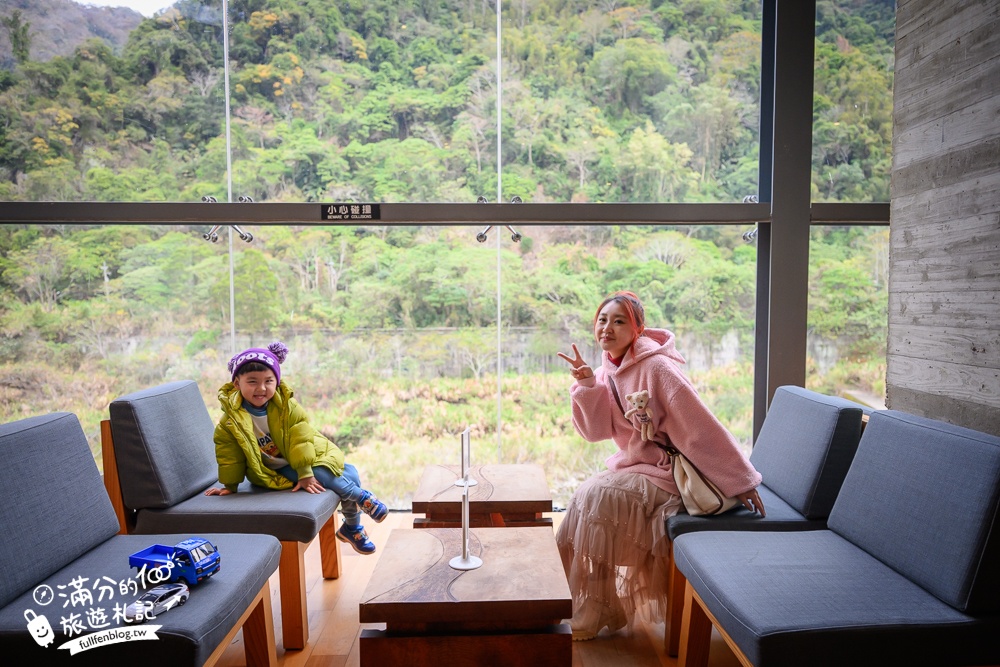 苗栗【泰安觀止溫泉會館】一泊二食溫泉客房開箱.可住宿可泡湯.被森林包圍的清水模溫泉城堡!