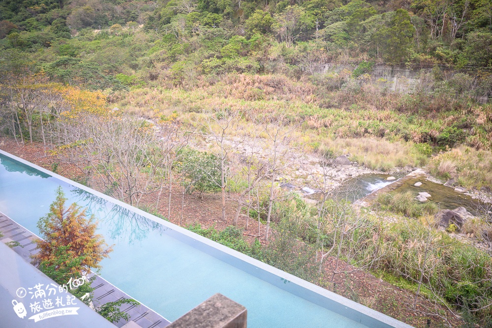 苗栗【泰安觀止溫泉會館】一泊二食溫泉客房開箱.可住宿可泡湯.被森林包圍的清水模溫泉城堡!
