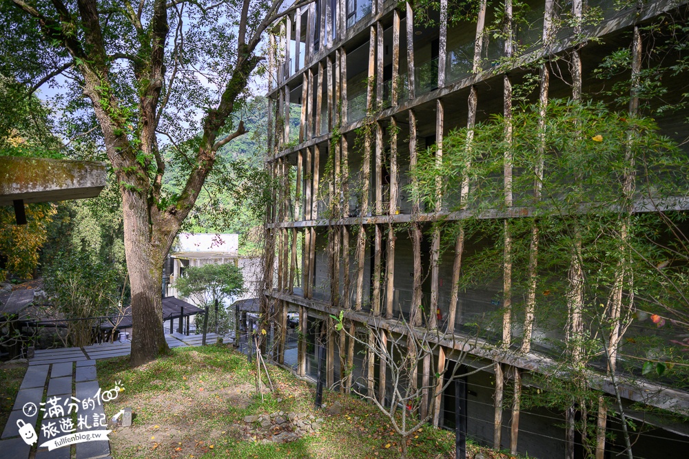 苗栗【泰安觀止溫泉會館】一泊二食溫泉客房開箱.可住宿可泡湯.被森林包圍的清水模溫泉城堡!