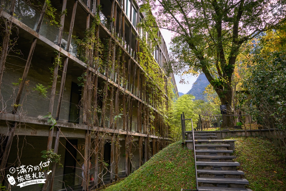 苗栗【泰安觀止溫泉會館】一泊二食溫泉客房開箱.可住宿可泡湯.被森林包圍的清水模溫泉城堡!