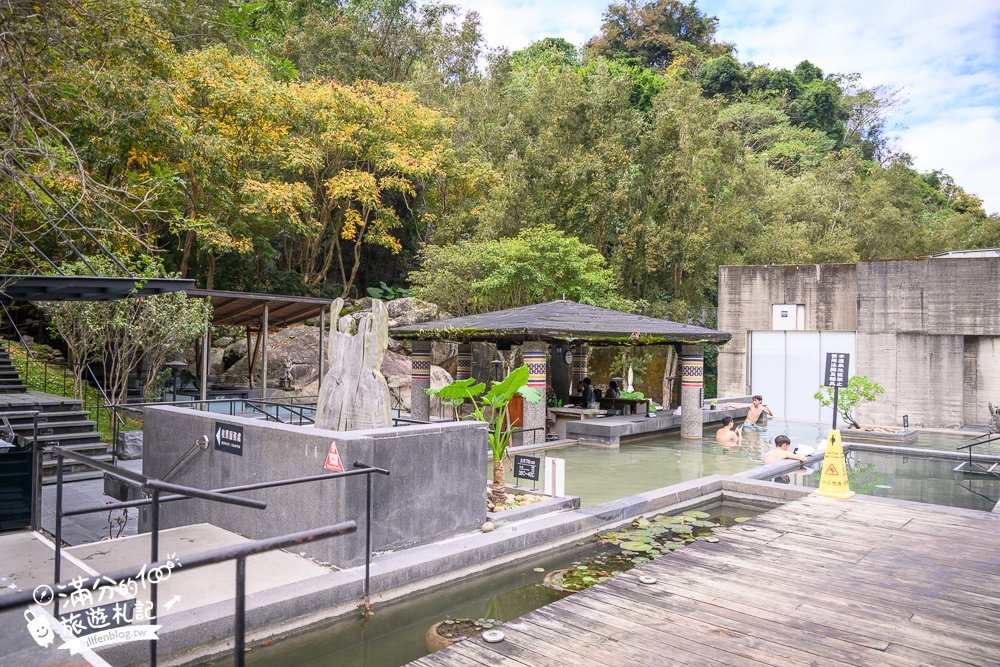 苗栗【泰安觀止溫泉會館】一泊二食溫泉客房開箱.可住宿可泡湯.被森林包圍的清水模溫泉城堡!