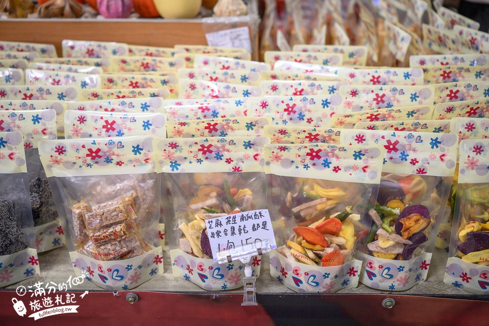 雲林【綠金蕃茄南瓜農場】全台唯一南瓜隧道小火車.可無限次搭乘.全室內景點.玩拍七彩南瓜.還有採果體驗唷!